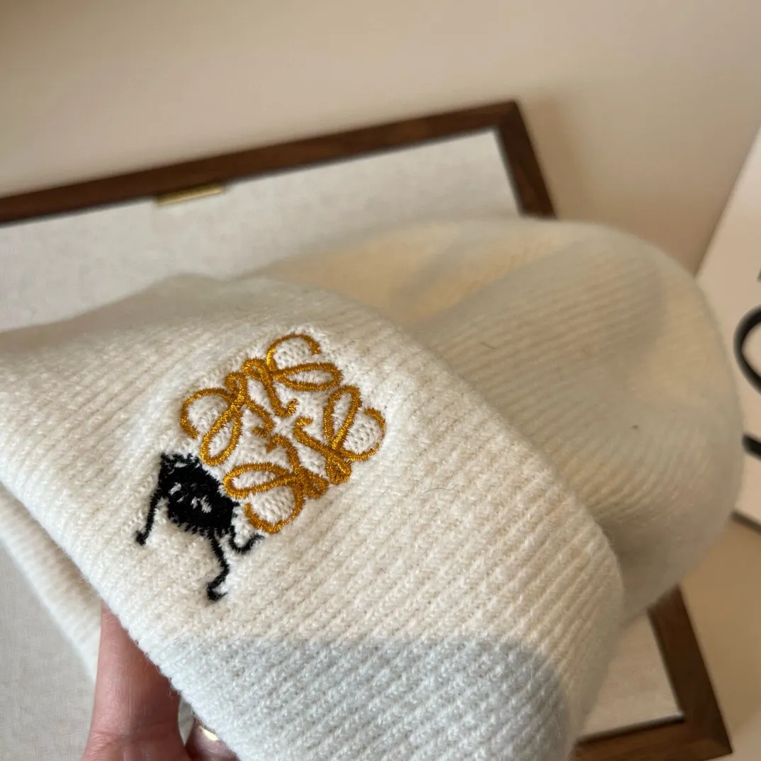 Special batch 💰60¥ ＬＯＥＷＥ Loewee’s new knitted wool hat, delicate, soft and skin-friendly, unisex, super elastic👍