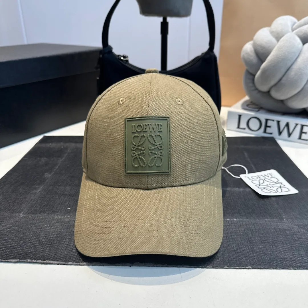 P56 LOEWE new original original design baseball cap🧢Super good texture, standard external line positioning, fine workmanship, simple and elegant, low price and popular!