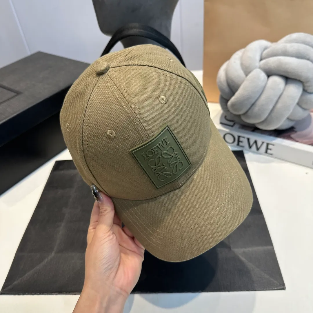 P56 LOEWE new original original design baseball cap🧢Super good texture, standard external line positioning, fine workmanship, simple and elegant, low price and popular!