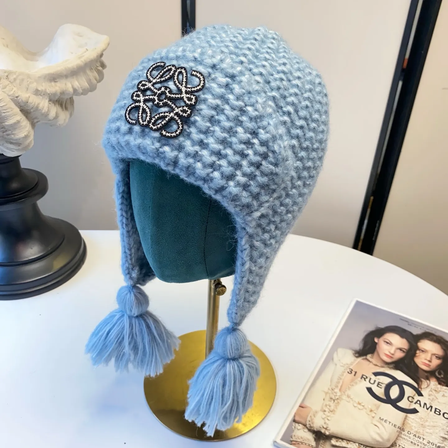 🆕25 new autumn and winter style ⚜️Loewe LOGO knitted ear protection hat 🛒High quality star internet celebrity same style ✨Beige Black Brown Blue