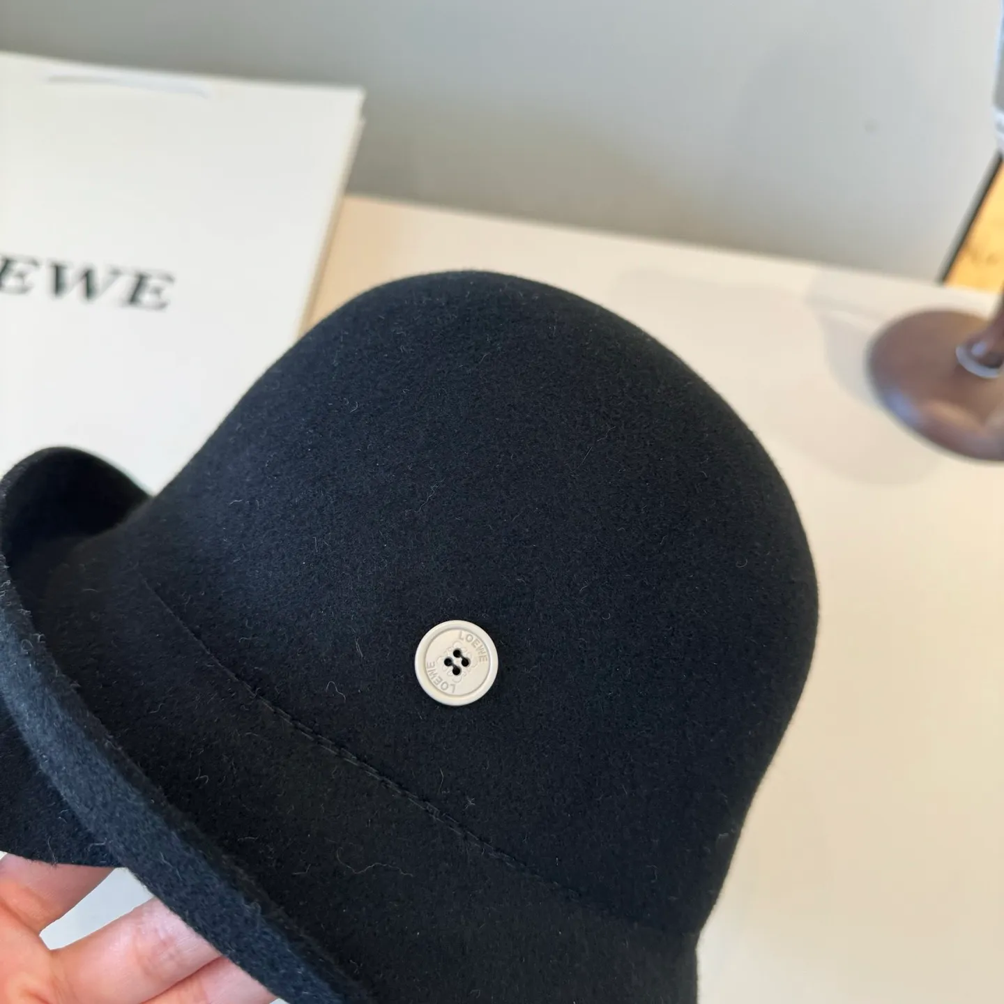 💰210¥ Loewe's new wool curled basin hat, irregular cut design, head circumference 57cm