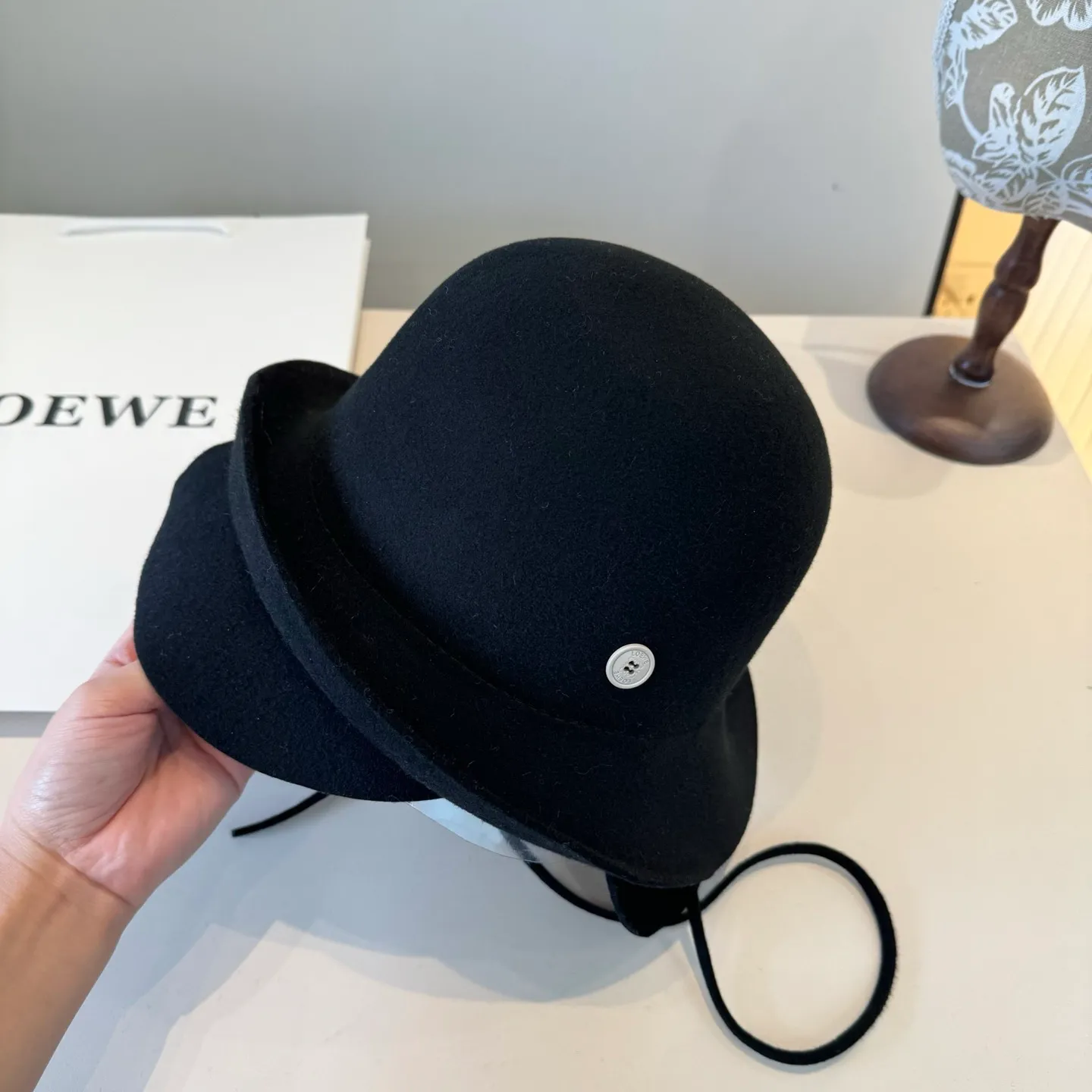 💰210¥ Loewe's new wool curled basin hat, irregular cut design, head circumference 57cm