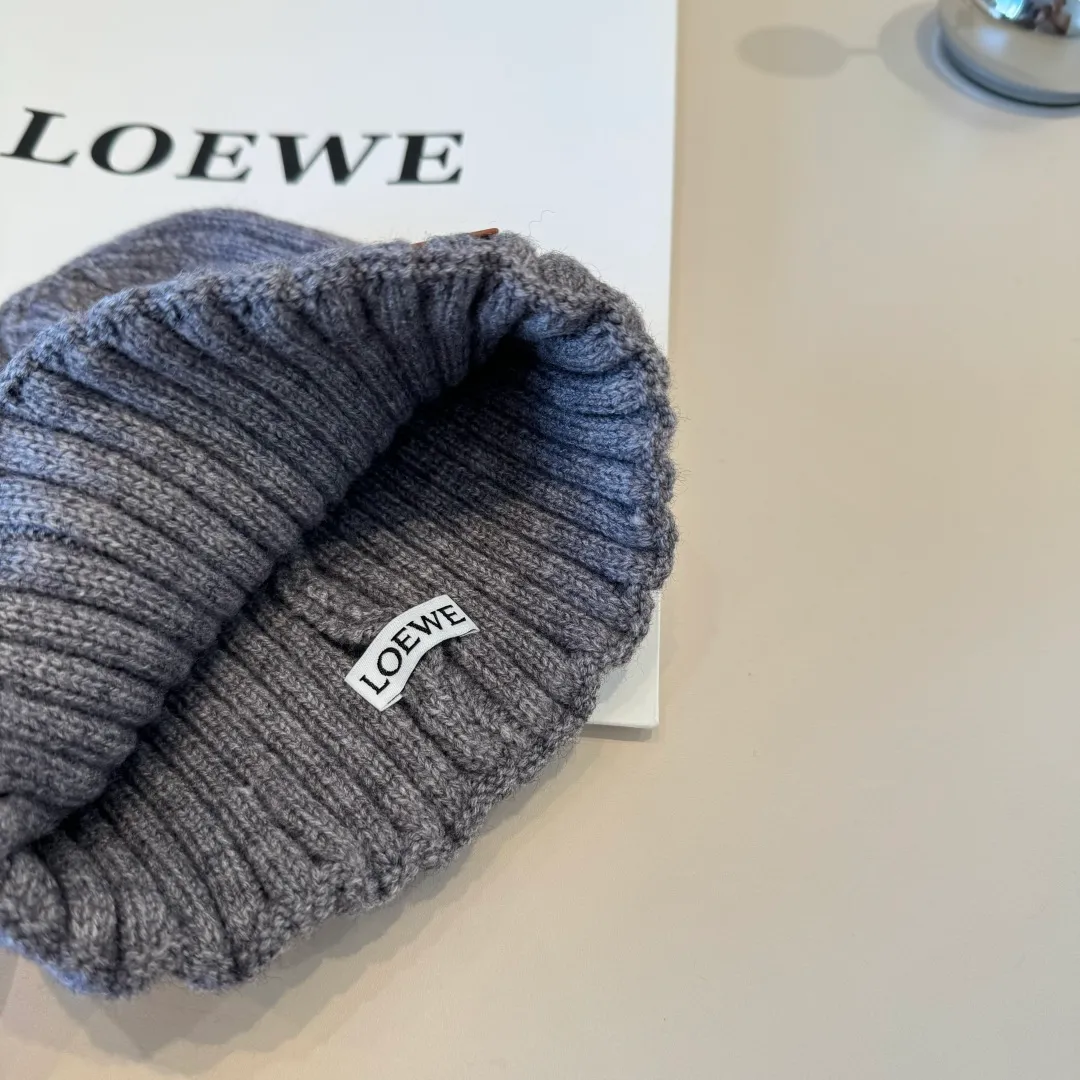 💰80¥ Loewe new knitted beanie