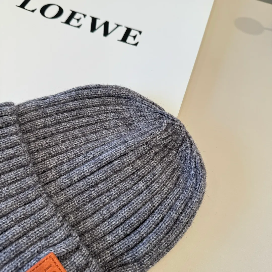 💰80¥ Loewe new knitted beanie