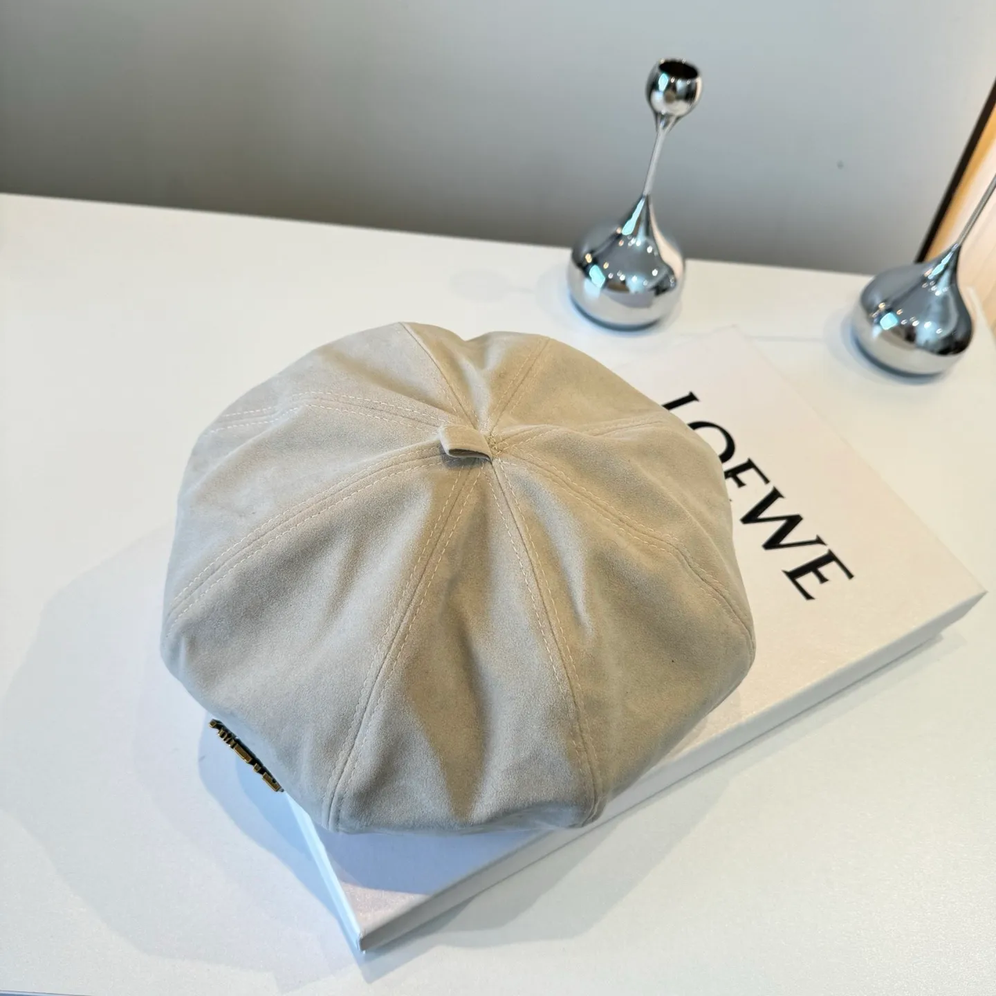 💰100¥ Loewe's new corduroy beret, painter's hat, head circumference 57cm