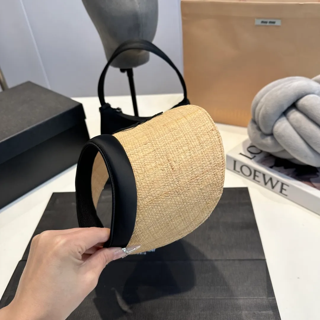 P70 LOEWE empty top hat👏High quality raffia empty top hat❤️Simple and elegant, shipped by big brands