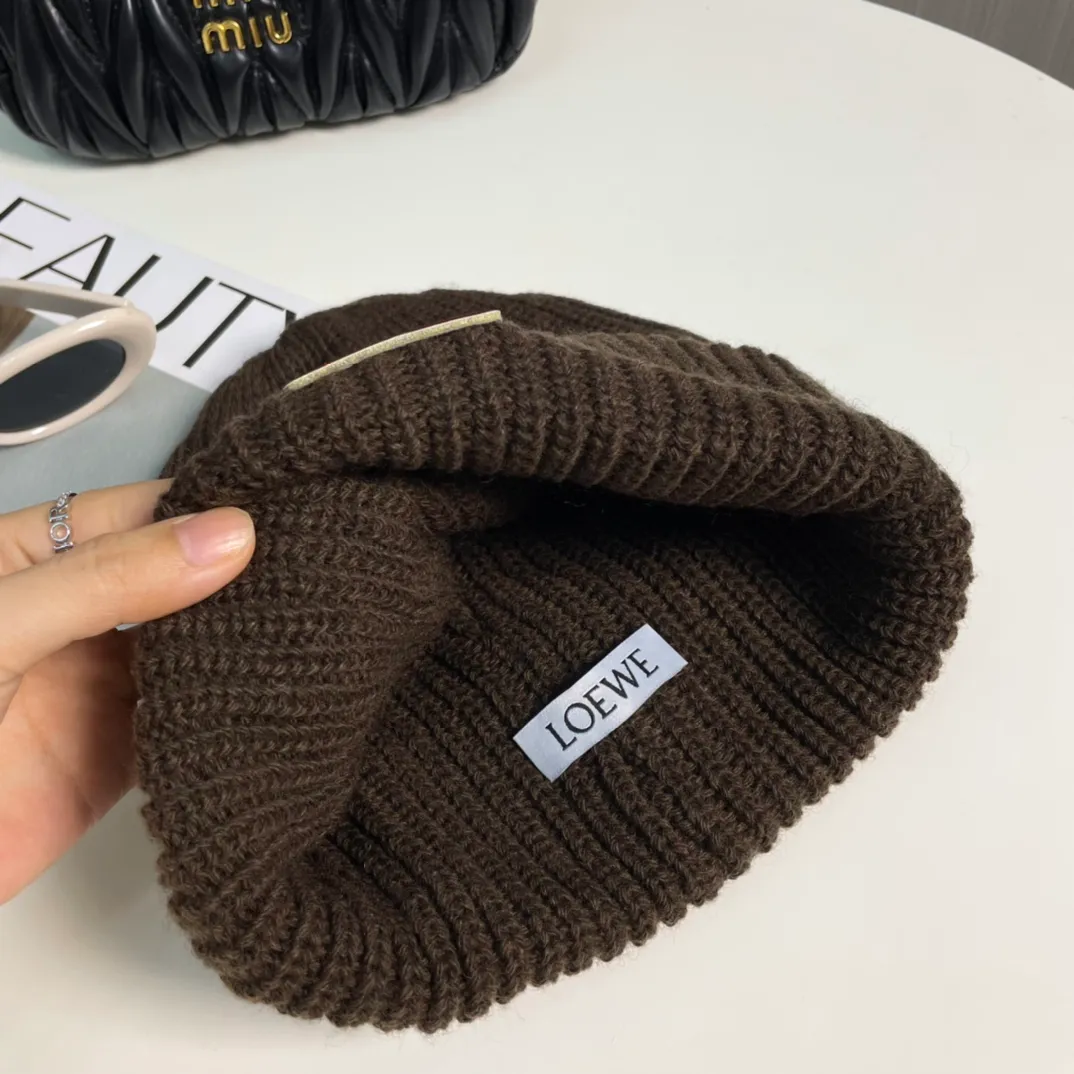 P76💛 comes with dust bag. [LOEWE Luo Yiwei] 2024 early autumn knitted beanie, big-name fashion, very versatile