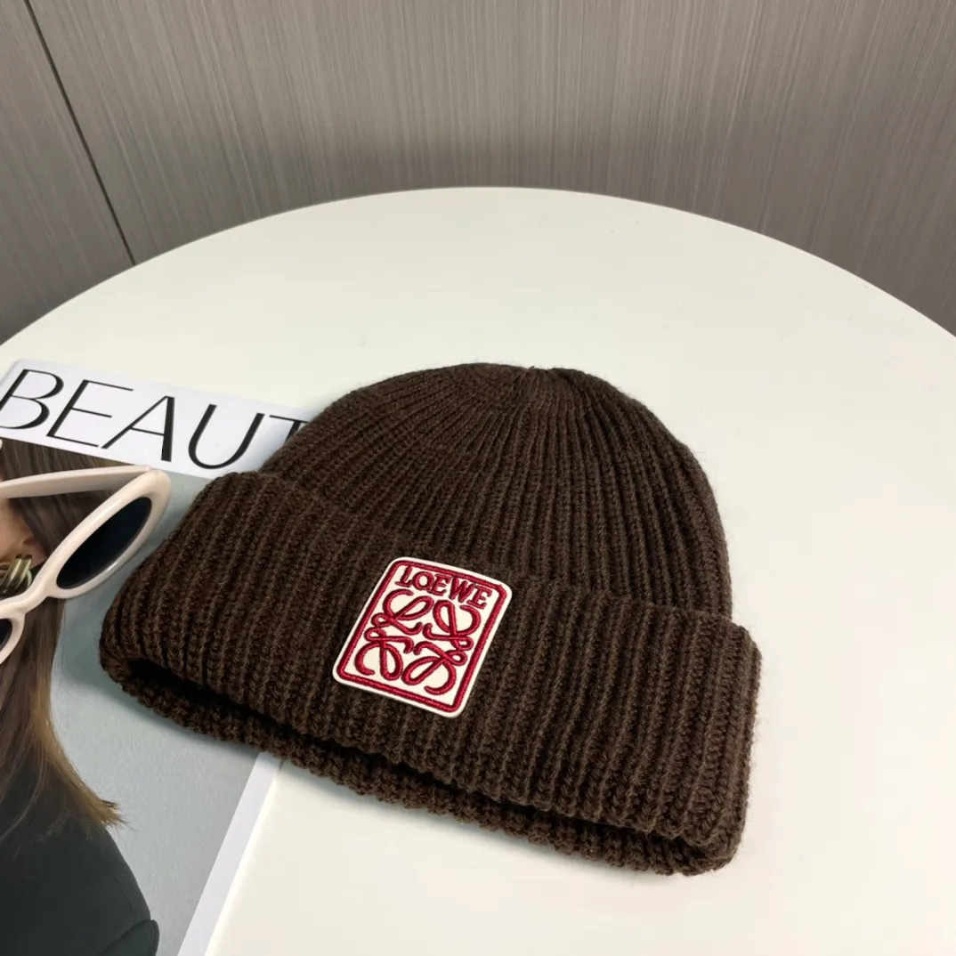 P76💛 comes with dust bag. [LOEWE Luo Yiwei] 2024 early autumn knitted beanie, big-name fashion, very versatile