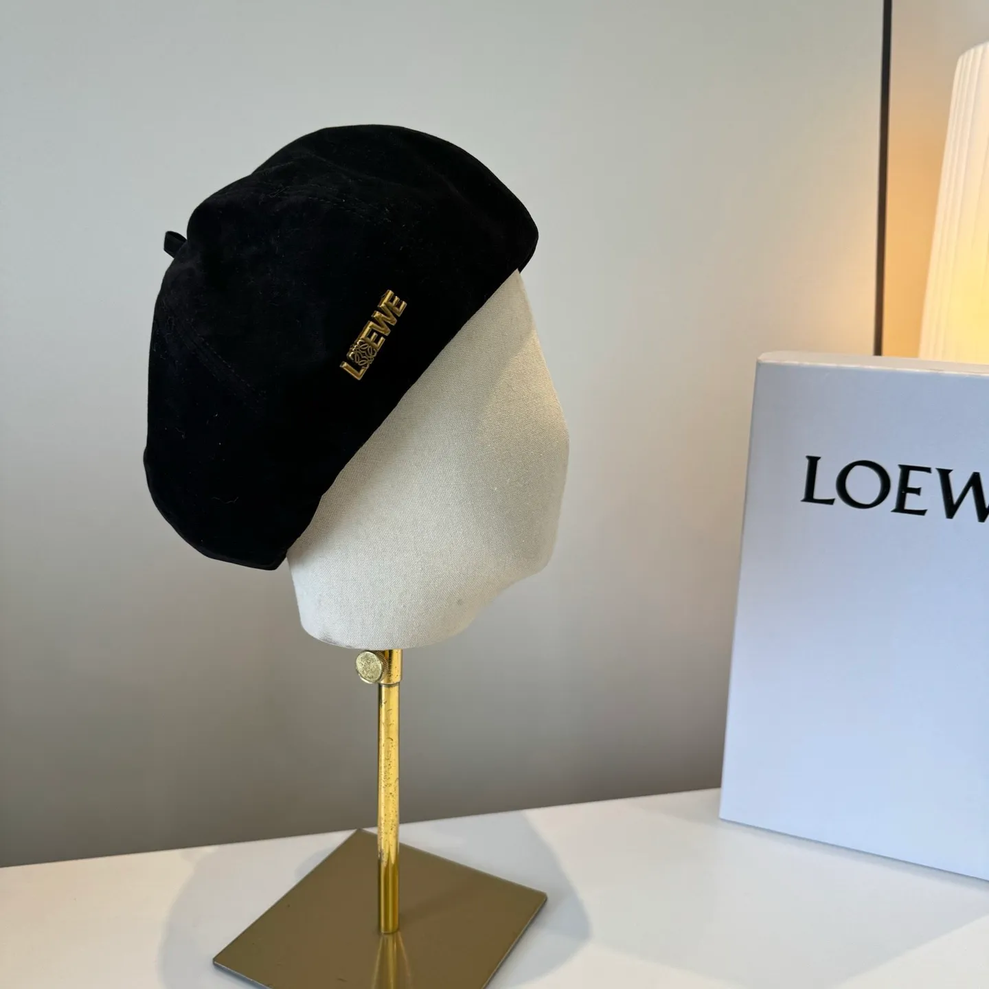💰100¥ Loewe's new corduroy beret, painter's hat, head circumference 57cm