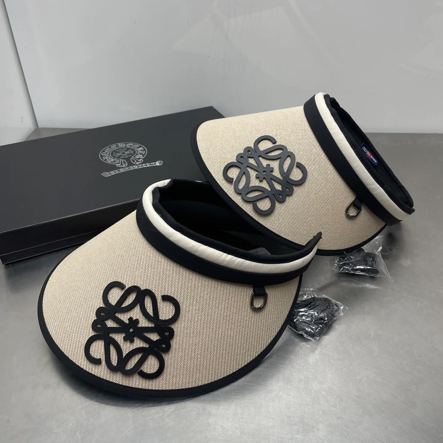 Private message for price inquiry! 🆕Loewe empty top hat is shipped