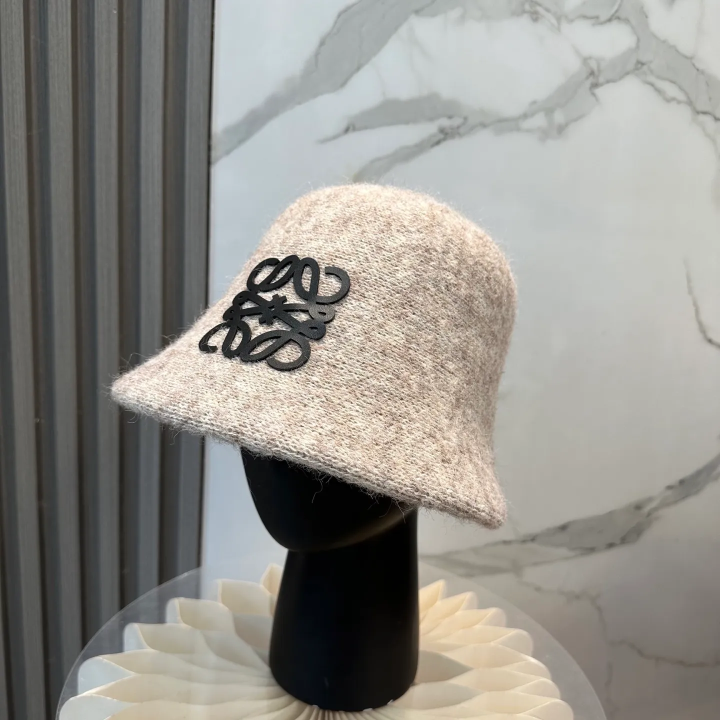 P66 💛Luo Yiwei's new autumn and winter style wool cashmere bucket hat, 🔆temperament goddess style ~ a must-have for going out on the street