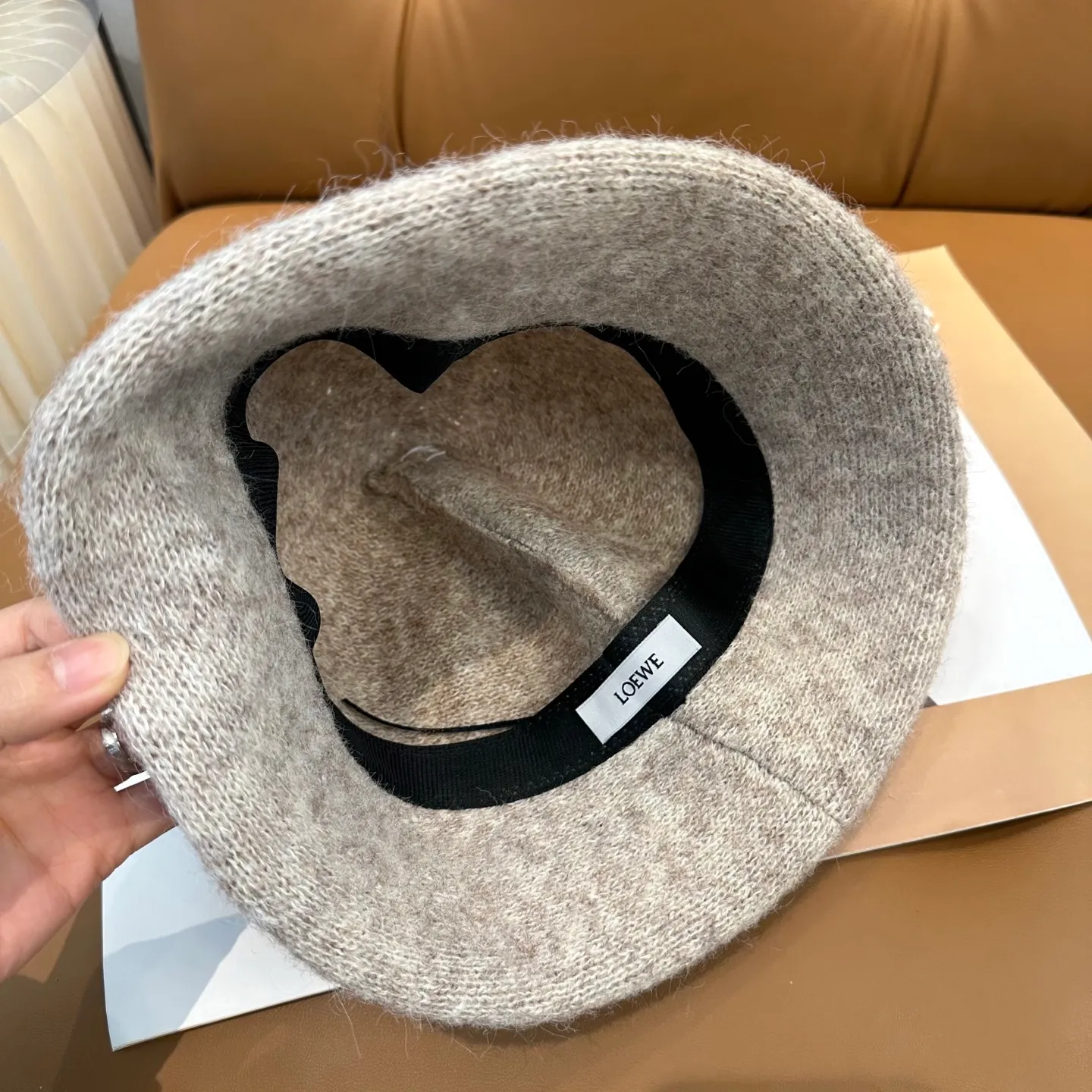 P66 💛Luo Yiwei's new autumn and winter style wool cashmere bucket hat, 🔆temperament goddess style ~ a must-have for going out on the street
