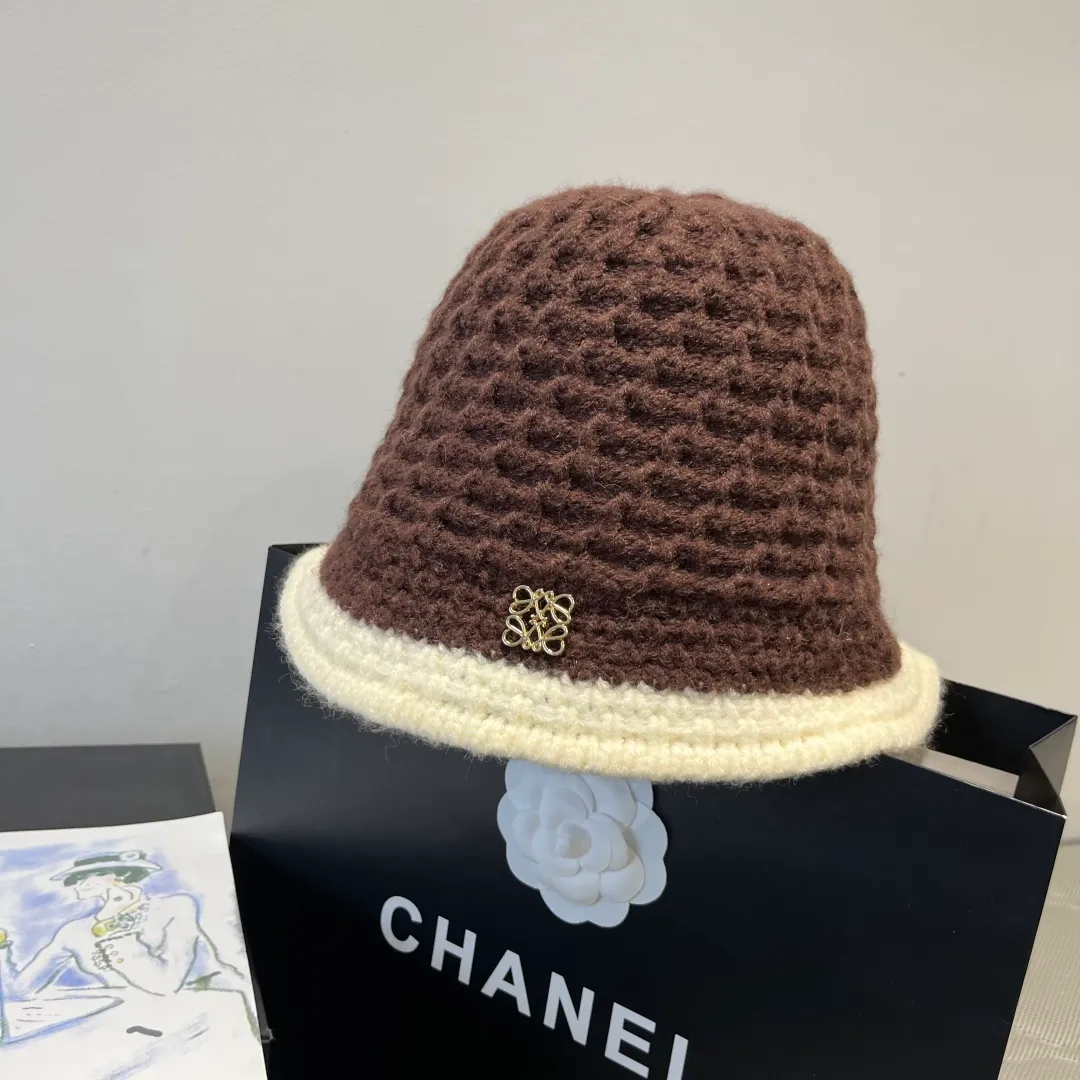 Special batch 💰90¥ Loewe's new fisherman's hat, hand-held fisherman's hat, head circumference 57cm