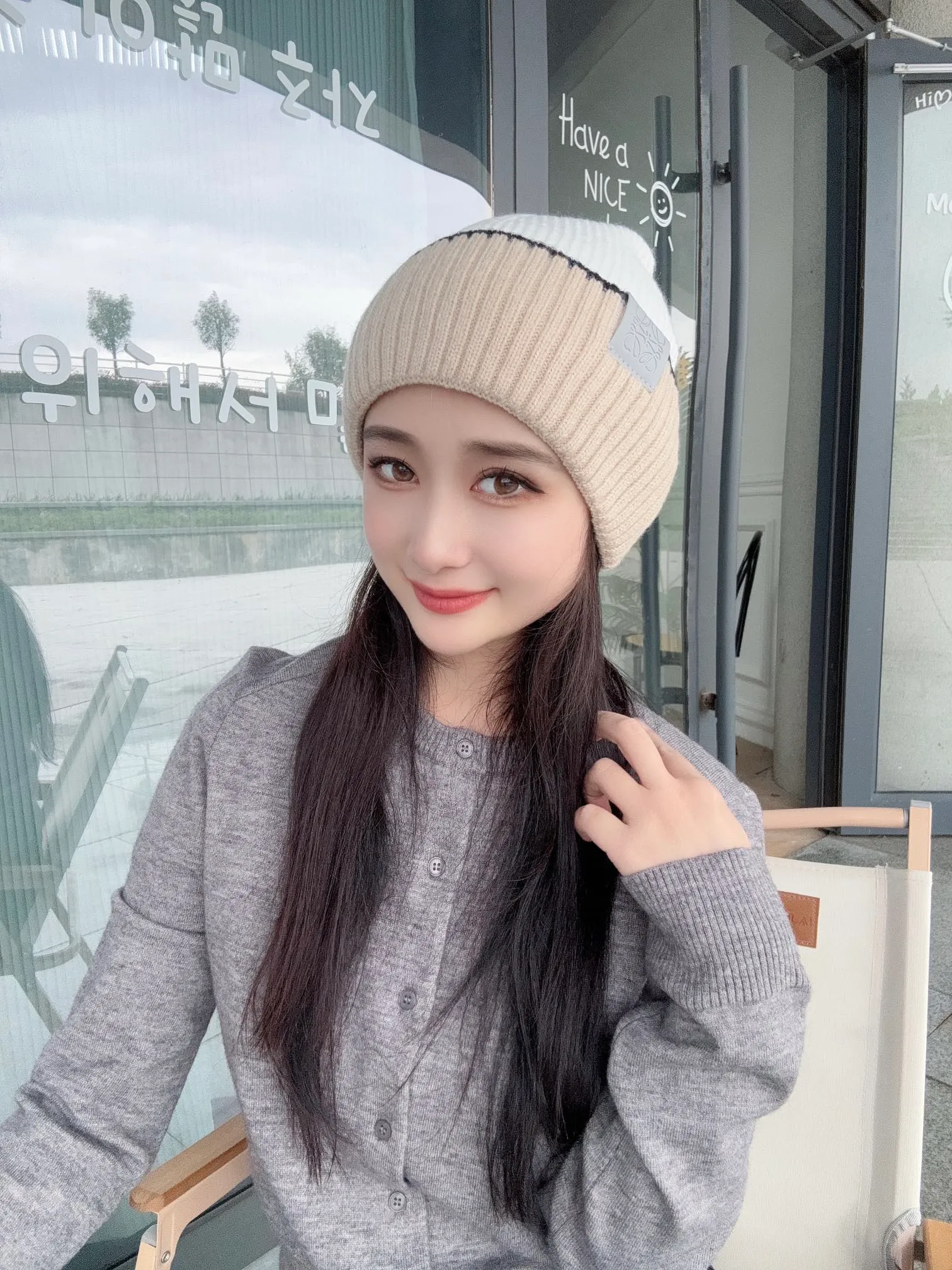 60💰 Classic knitted hat from loewe official website! Xiaohongshu’s hottest selling item! Dress well! The same style for men and women, thicker and warmer, fashionable and popular 🌸First-class quality, the best brand for warmth in autumn and winter, order now, limited edition