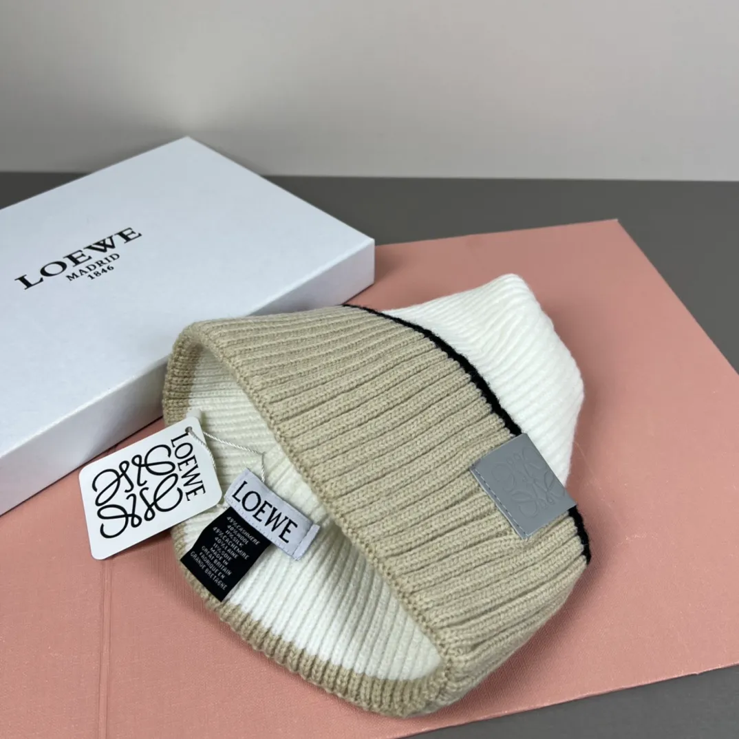 60💰 Classic knitted hat from loewe official website! Xiaohongshu’s hottest selling item! Dress well! The same style for men and women, thicker and warmer, fashionable and popular 🌸First-class quality, the best brand for warmth in autumn and winter, order now, limited edition