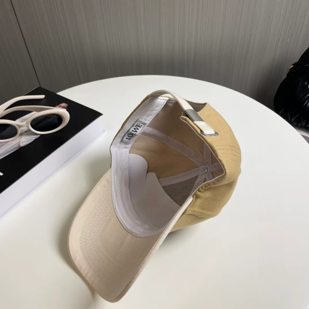 P60 🧢Loewe~New baseball cap🧢, simple and classic logo, super texture👍, exquisite big-name style, a must-have artifact for goddesses, couple style