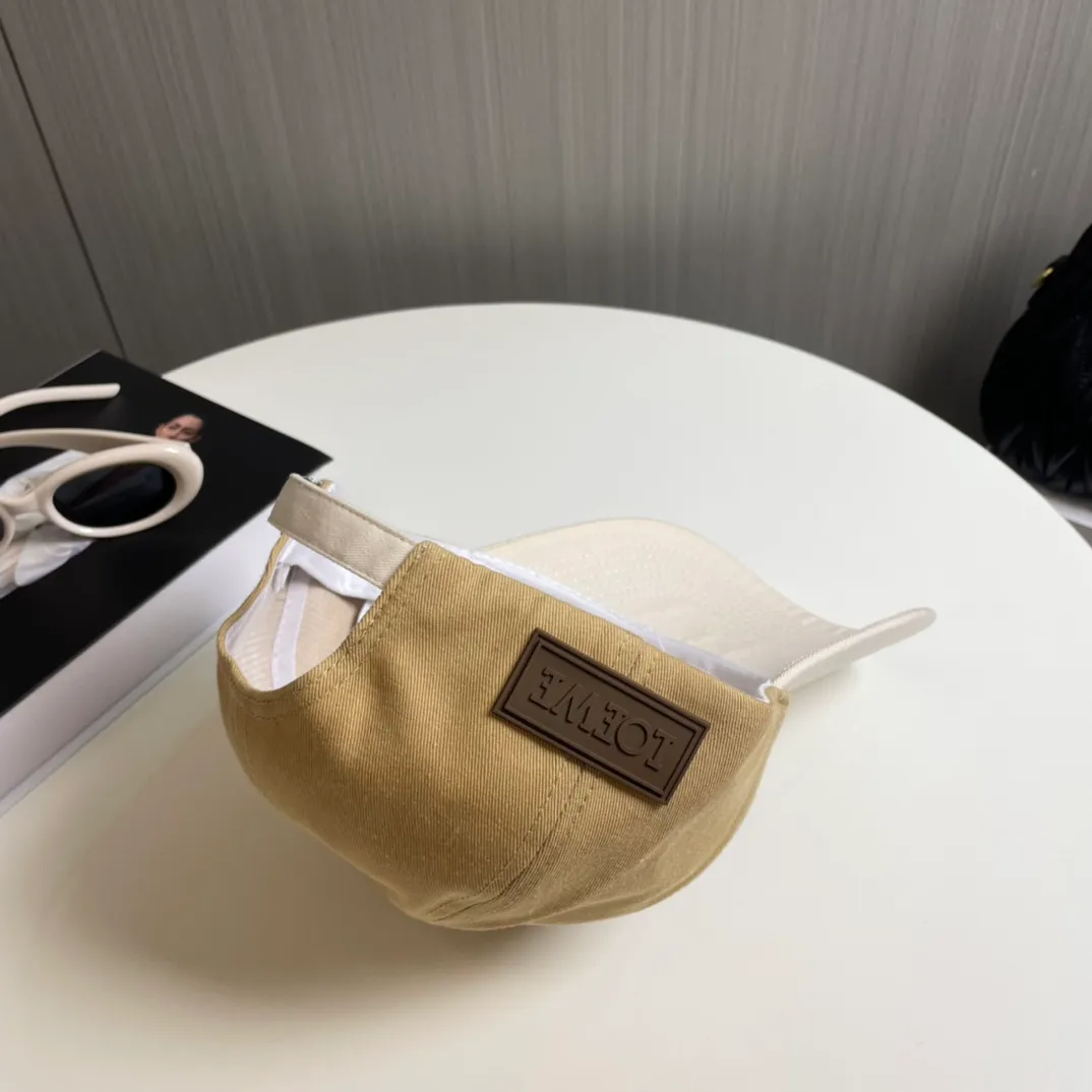P60 🧢Loewe~New baseball cap🧢, simple and classic logo, super texture👍, exquisite big-name style, a must-have artifact for goddesses, couple style