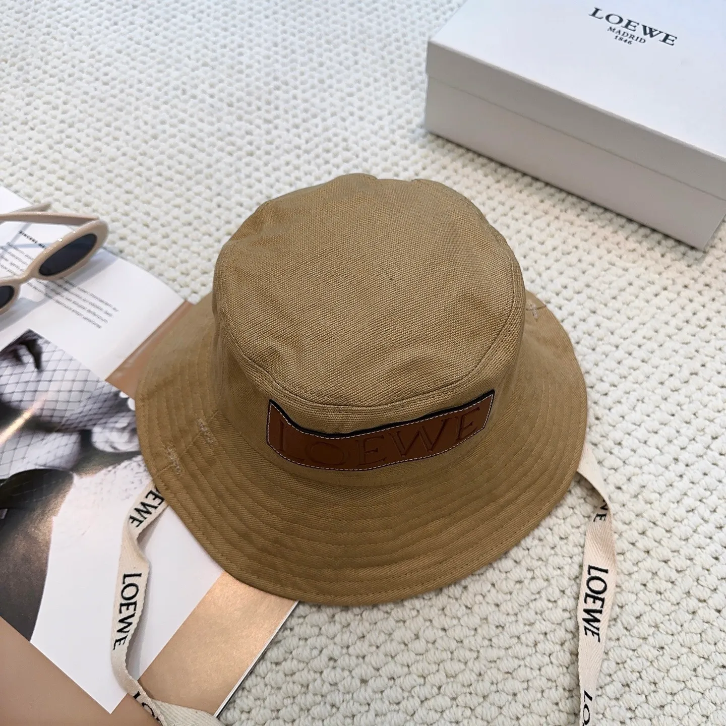 P70 Luo Yiwei's personalized fisherman's hat with straps is an excellent casual fisherman's hat. The texture is full of retro style and has a strong street style. It's handsome! Can be worn all year round! Head circumference-55-58cm