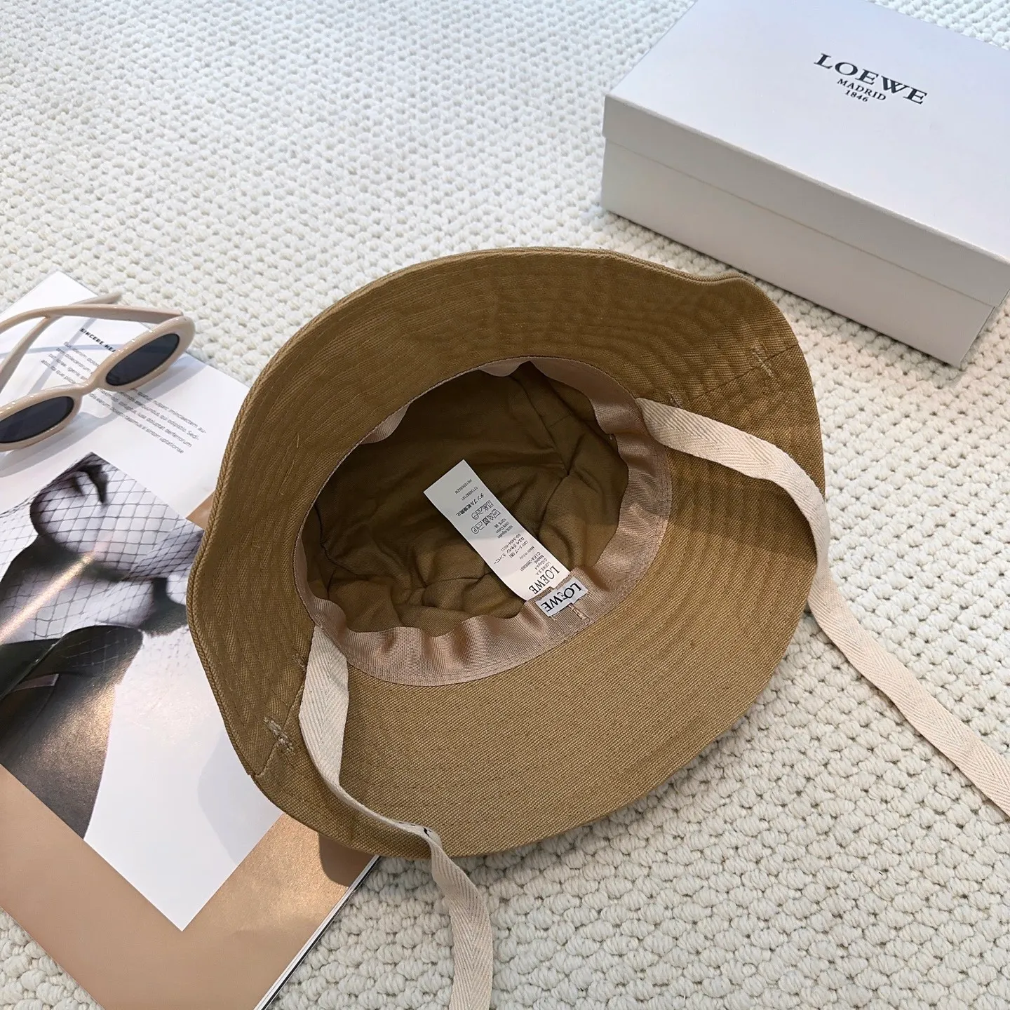 P70 Luo Yiwei's personalized fisherman's hat with straps is an excellent casual fisherman's hat. The texture is full of retro style and has a strong street style. It's handsome! Can be worn all year round! Head circumference-55-58cm