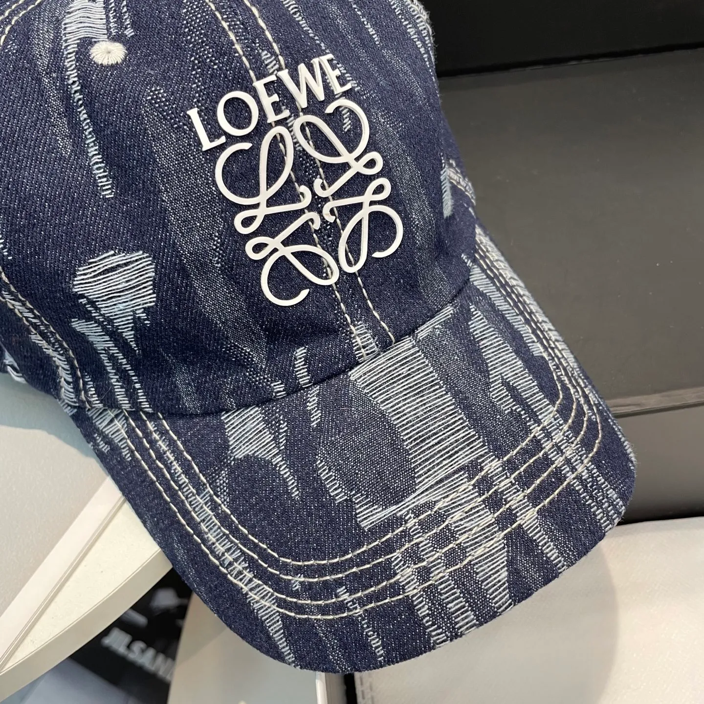 P66 Loewe New Washed Distressed Denim Baseball Cap Newly Launched Washed Denim Series, Casual and Versatile Wardrobe Matching Magic