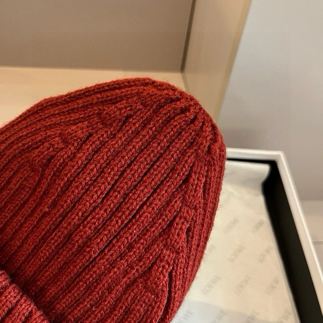 💰50¥ LOEWE new knitted beanie, unisex