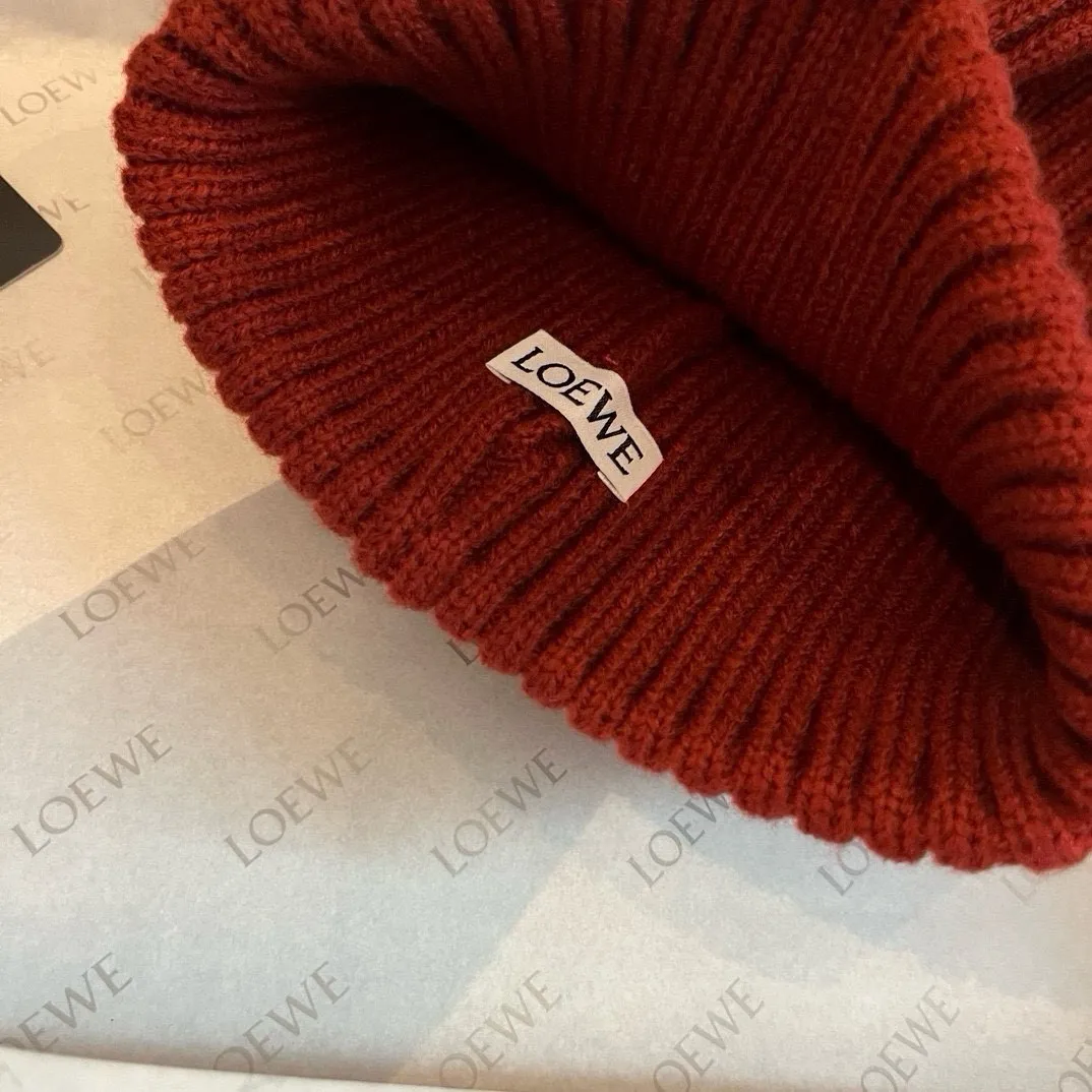💰50¥ LOEWE new knitted beanie, unisex