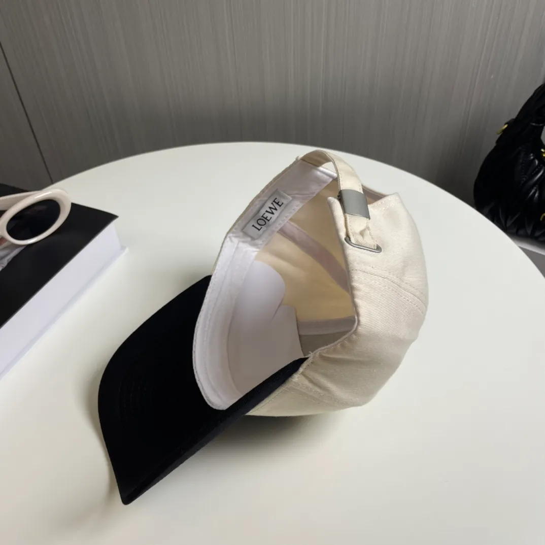P60 🧢Loewe~New baseball cap🧢, simple and classic logo, super texture👍, exquisite big-name style, a must-have artifact for goddesses, couple style