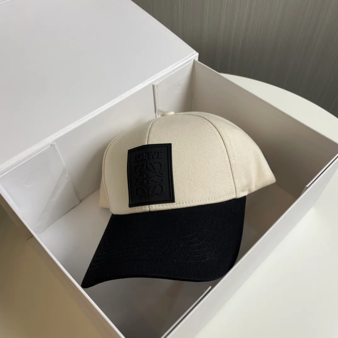 P60 🧢Loewe~New baseball cap🧢, simple and classic logo, super texture👍, exquisite big-name style, a must-have artifact for goddesses, couple style