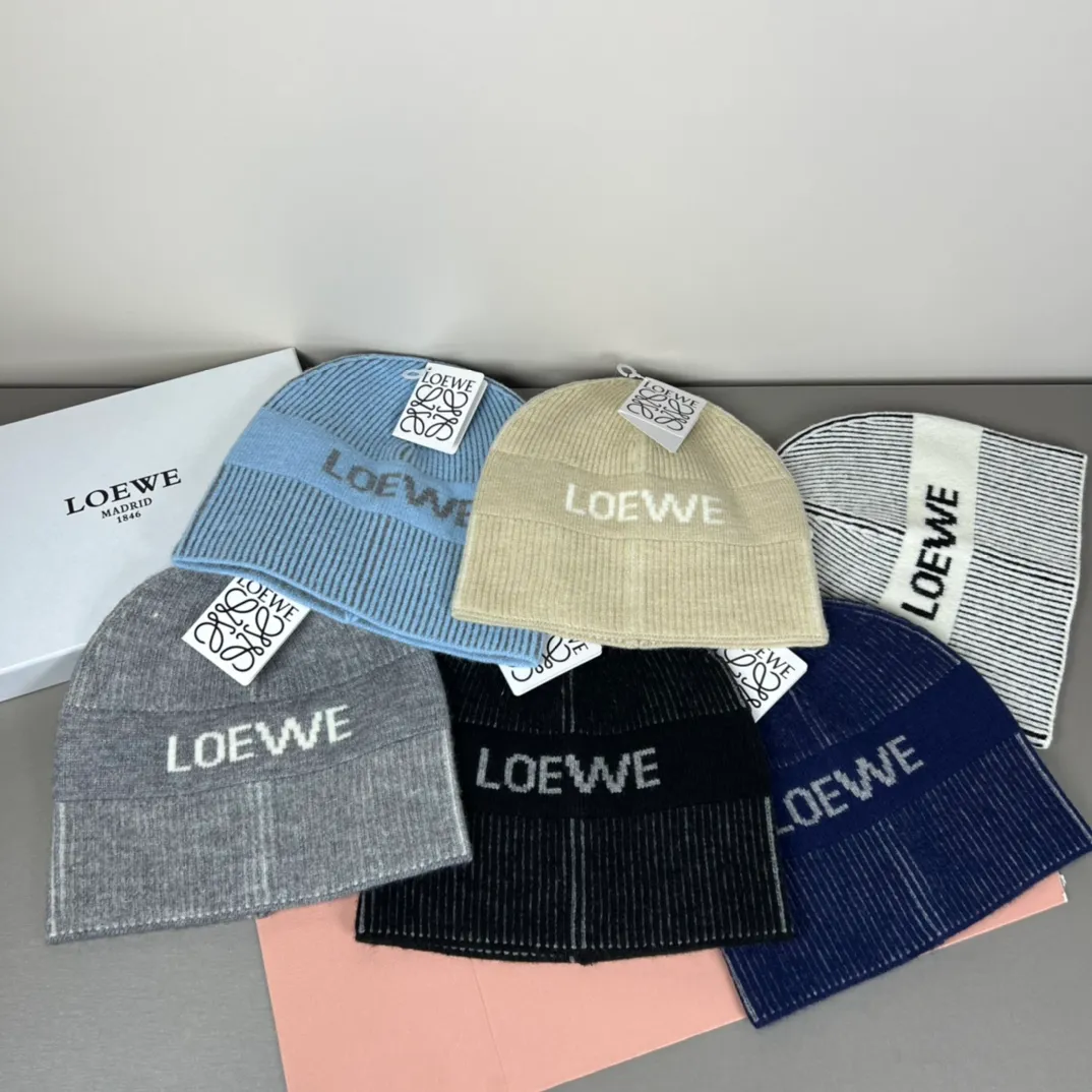 44💰 Classic knitted hat from loewe official website! Xiaohongshu’s hottest selling item! Dress well! The same style for men and women, thicker and warmer, fashionable and popular 🌸First-class quality, the best brand for warmth in autumn and winter, order now, limited edition