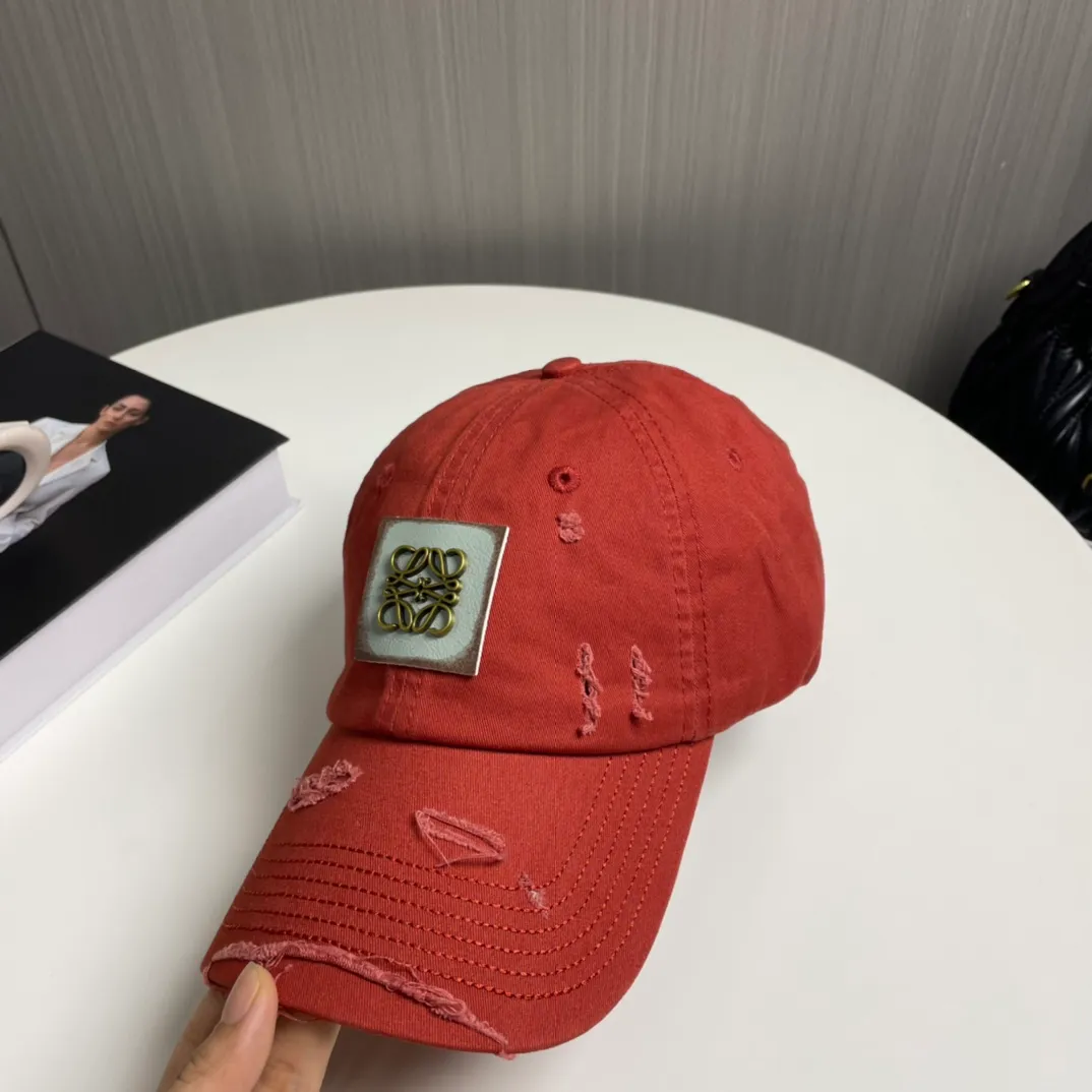 P66 🧢Loewe~New baseball cap🧢, simple and classic logo, super texture👍, exquisite big-name style, a must-have artifact for goddesses, couple style