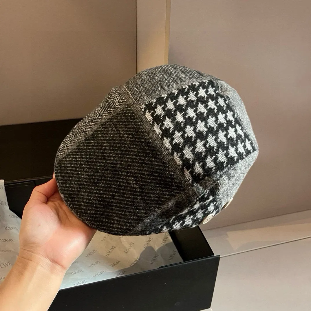 💰100¥ Loewe's new duck bill forward hat, classic painter's hat, unisex