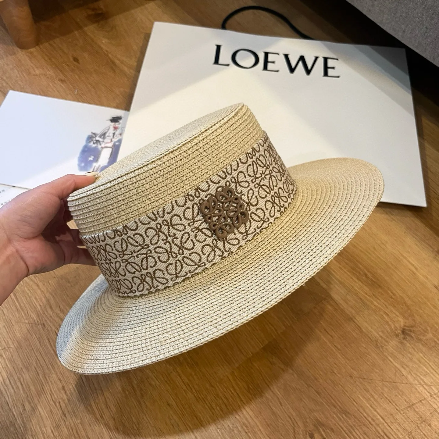 💰100¥ ＬＯＥＷＥ Loewe’s new flat-top straw hat, top hat, head circumference 57cm
