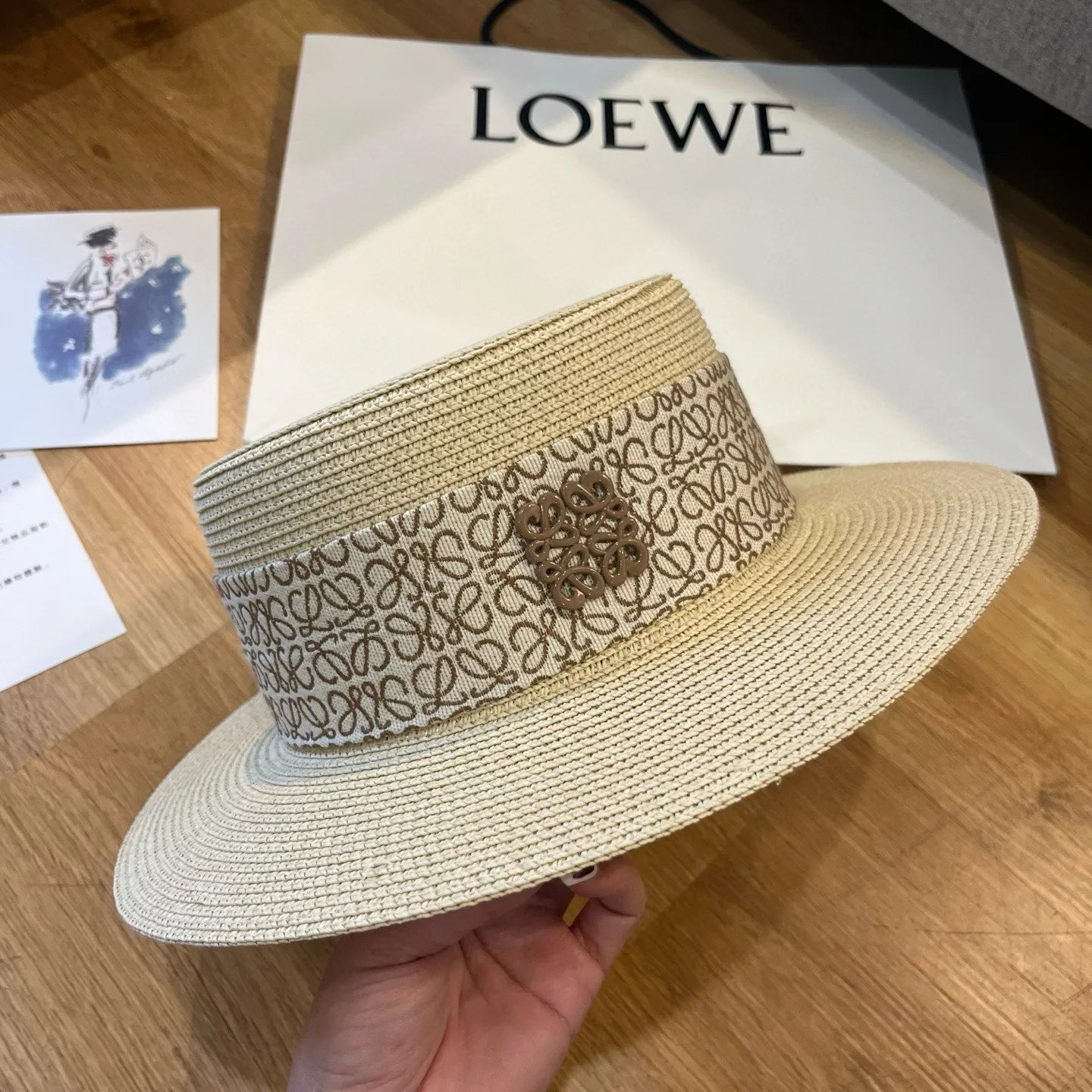 💰100¥ ＬＯＥＷＥ Loewe’s new flat-top straw hat, top hat, head circumference 57cm