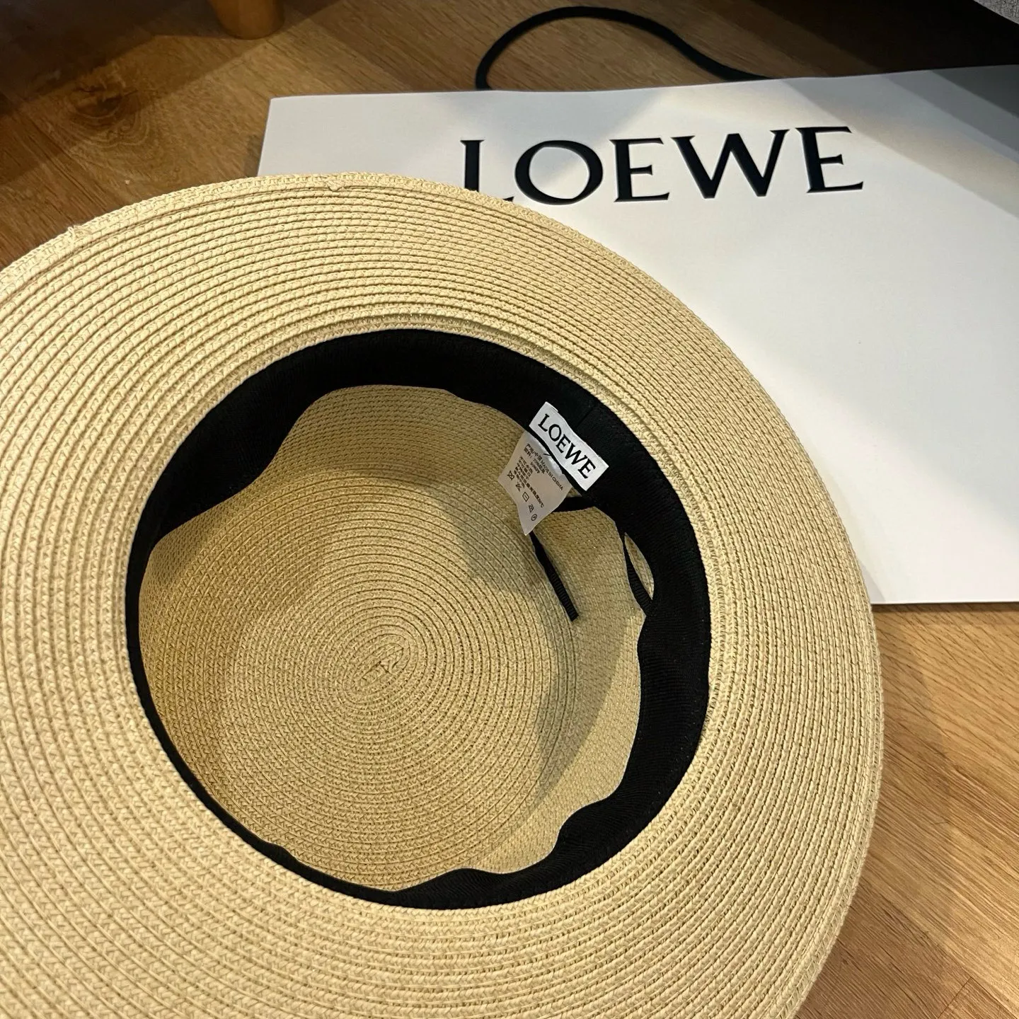 💰100¥ ＬＯＥＷＥ Loewe’s new flat-top straw hat, top hat, head circumference 57cm