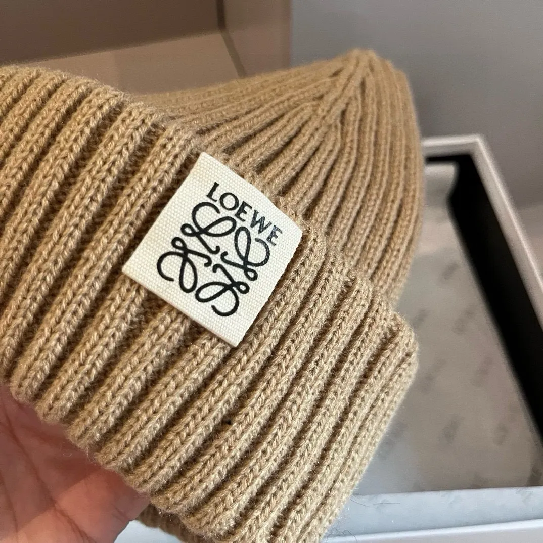 💰50¥ LOEWE new knitted beanie, unisex