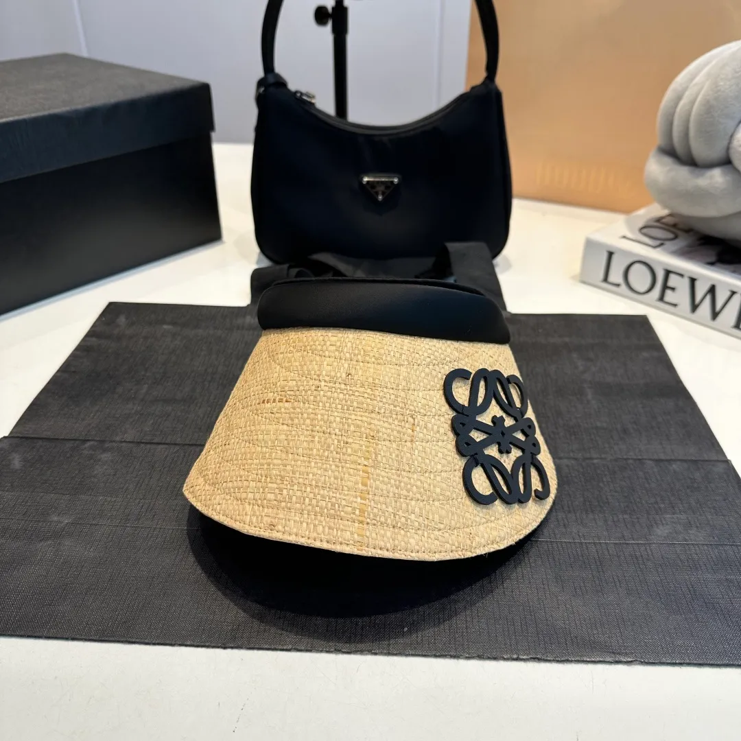 P70 LOEWE empty top hat👏High quality raffia empty top hat❤️Simple and elegant, shipped by big brands