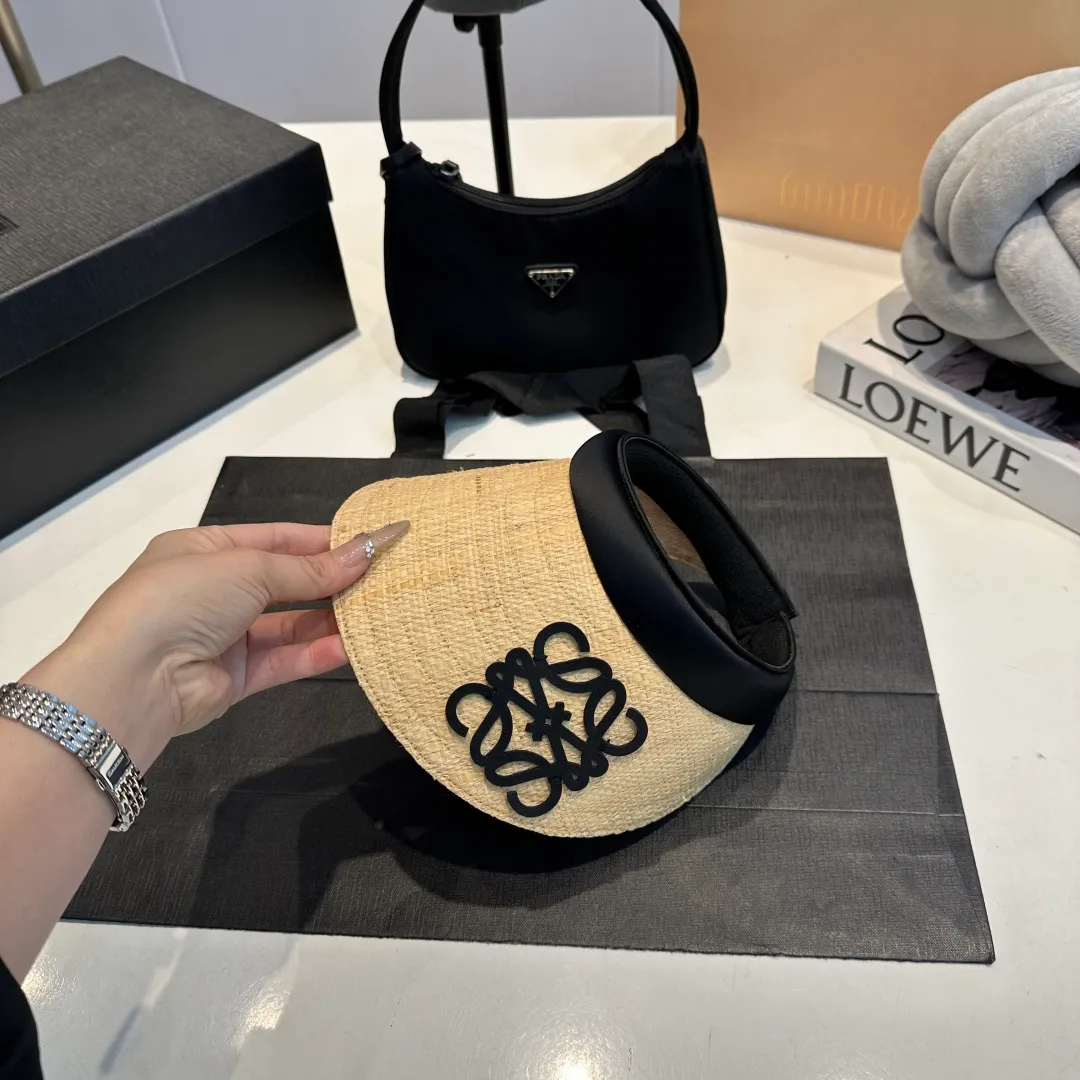 P70 LOEWE empty top hat👏High quality raffia empty top hat❤️Simple and elegant, shipped by big brands