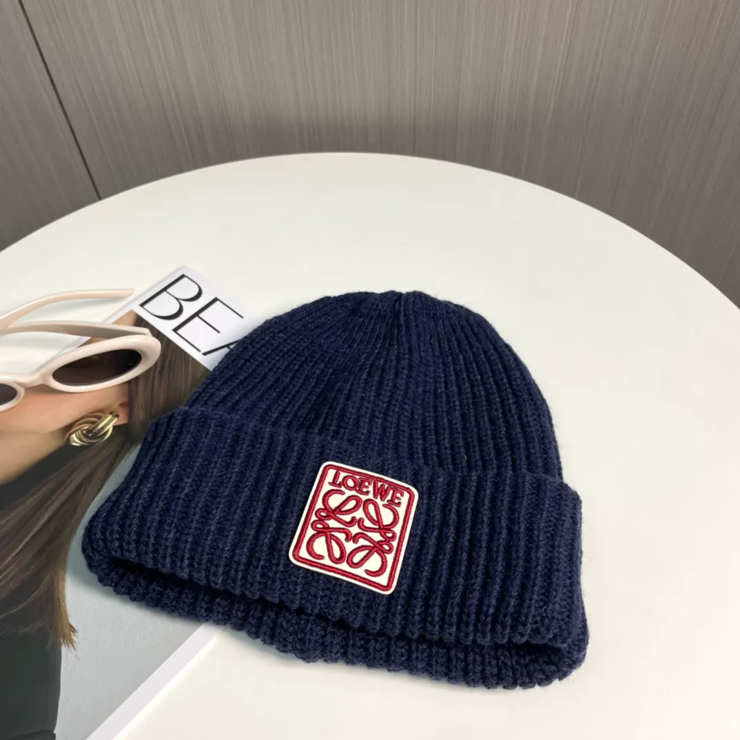 P76💛 comes with dust bag. [LOEWE Luo Yiwei] 2024 early autumn knitted beanie, big-name fashion, very versatile