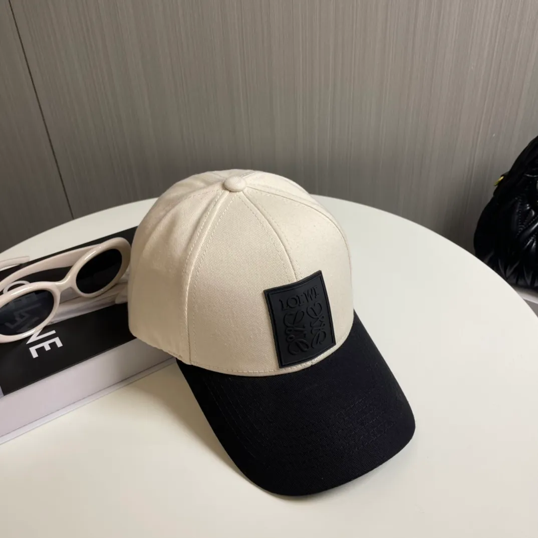 P70 🧢Loewe~New baseball cap🧢, simple and classic logo, super texture👍, exquisite big-name style, a must-have artifact for goddesses, couple style
