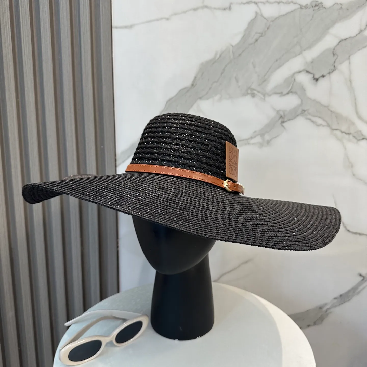 P80 LOEWE big-brimmed hat, big sun hat, made of fine grass, official model opening, non-market ordinary version, head circumference 57cm