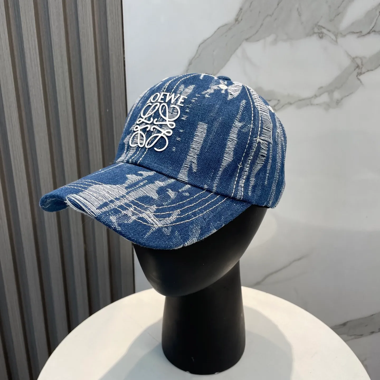 P66 Loewe New Washed Distressed Denim Baseball Cap Newly Launched Washed Denim Series, Casual and Versatile Wardrobe Matching Magic
