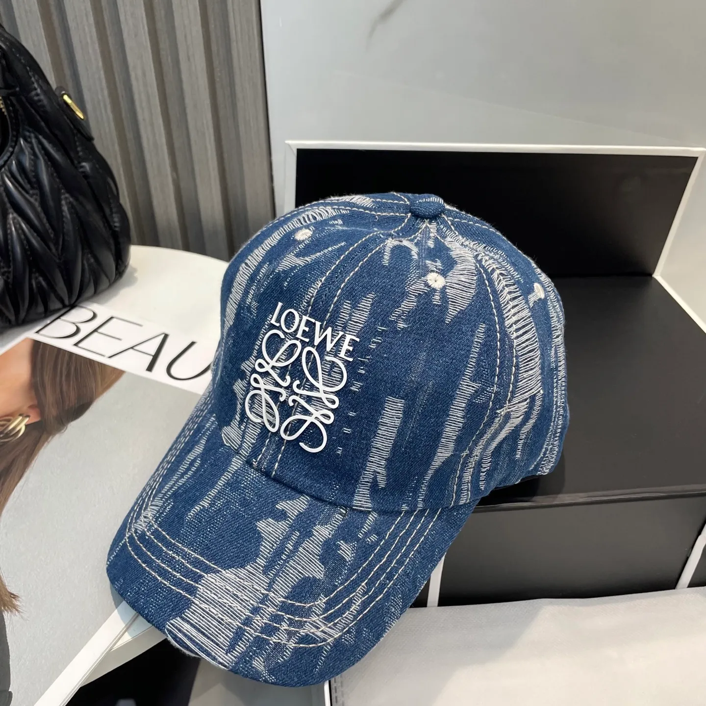 P66 Loewe New Washed Distressed Denim Baseball Cap Newly Launched Washed Denim Series, Casual and Versatile Wardrobe Matching Magic