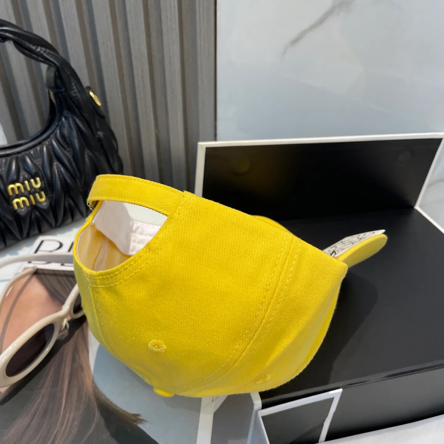 P70 🧢Loewe~New baseball cap🧢, simple embroidered classic logo, super texture👍, exquisite big-name style, a must-have artifact for goddesses, couple style