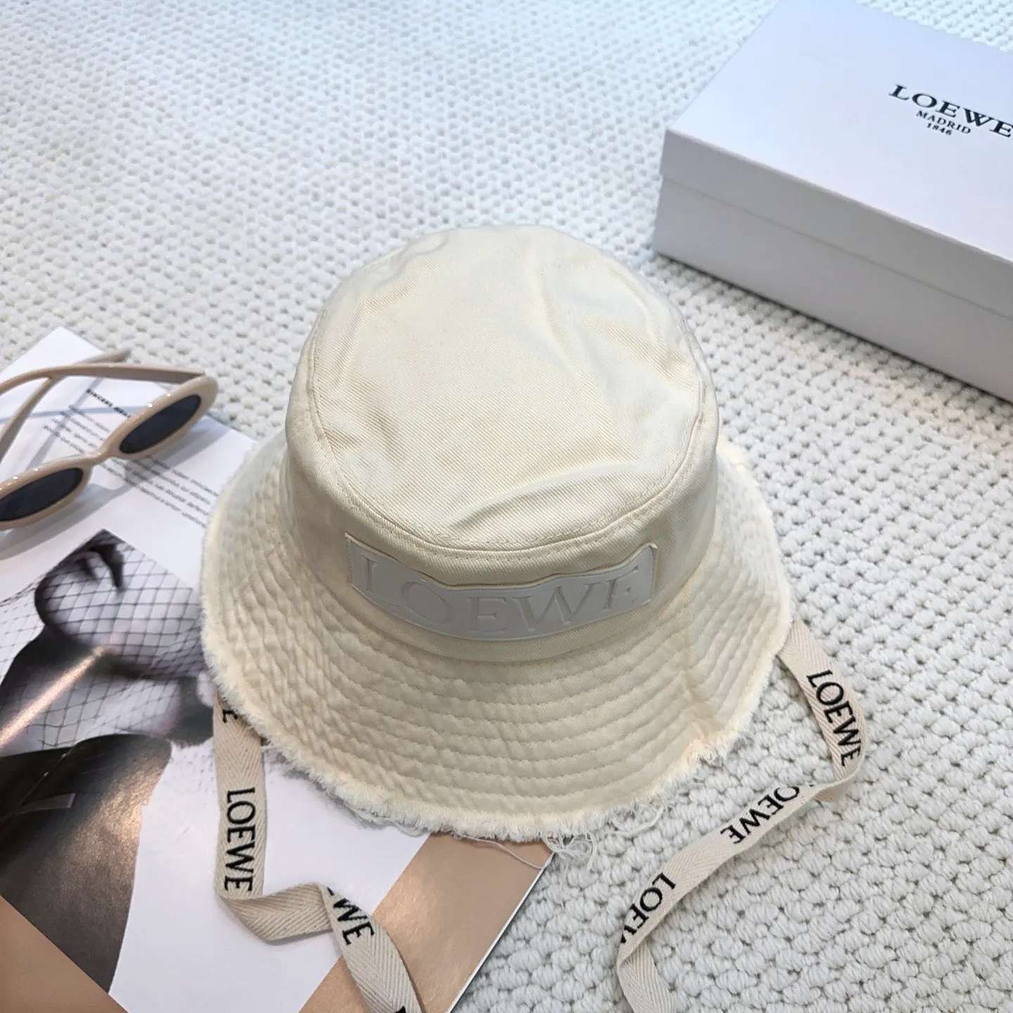 P70 Luo Yiwei's personalized fisherman's hat with straps is an excellent casual fisherman's hat. The texture is full of retro style and has a strong street style. It's handsome! Can be worn all year round! Head circumference-55-58cm