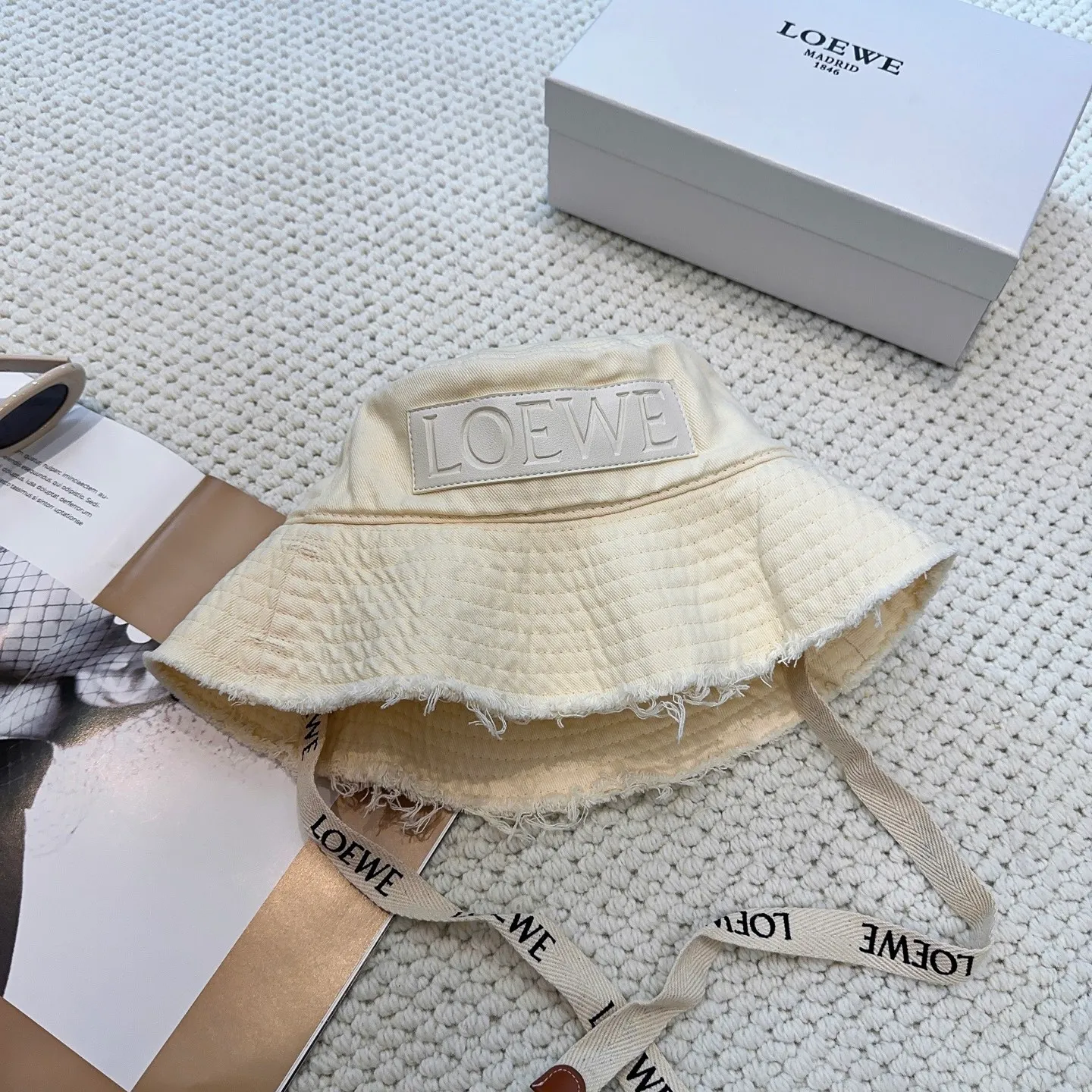 P70 Luo Yiwei's personalized fisherman's hat with straps is an excellent casual fisherman's hat. The texture is full of retro style and has a strong street style. It's handsome! Can be worn all year round! Head circumference-55-58cm