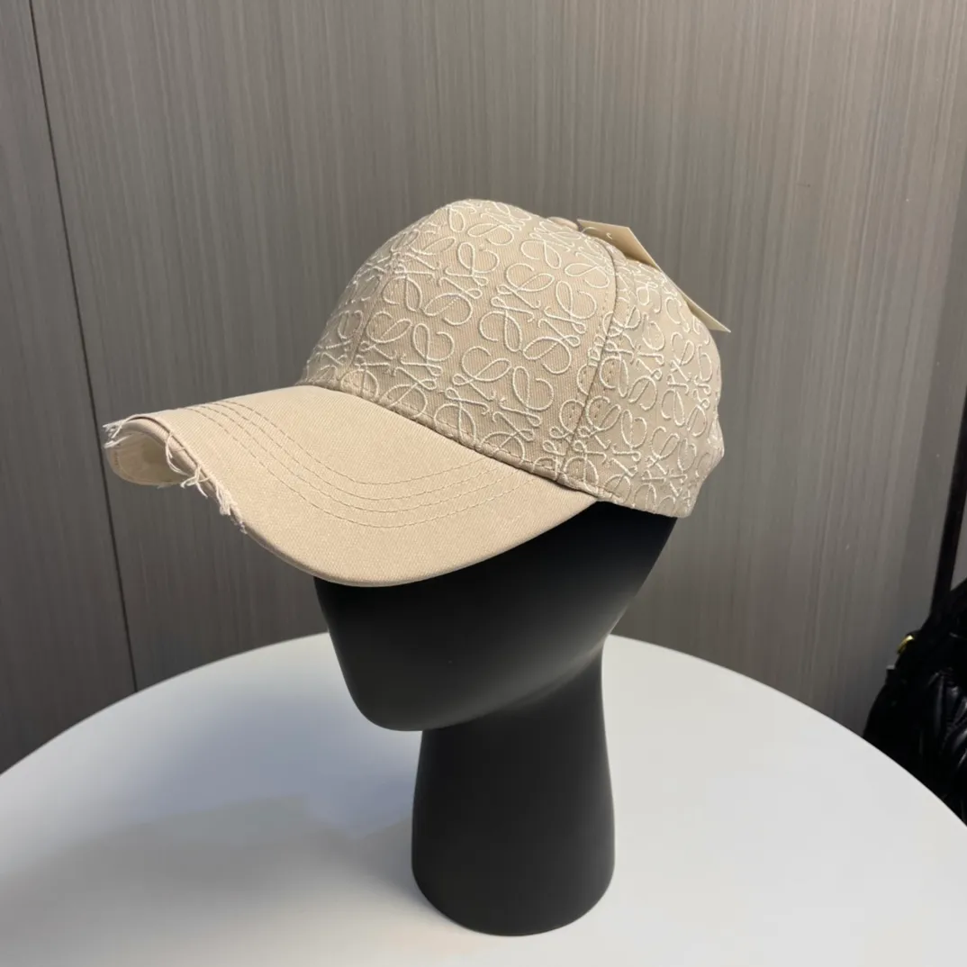P70💛 Comes with dust bag [Loewe] new embroidered baseball cap, shipped from the counter at the same time, big-name models are super easy to match, hurry up and get it