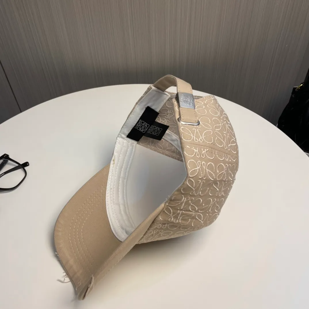 P70💛 Comes with dust bag [Loewe] new embroidered baseball cap, shipped from the counter at the same time, big-name models are super easy to match, hurry up and get it