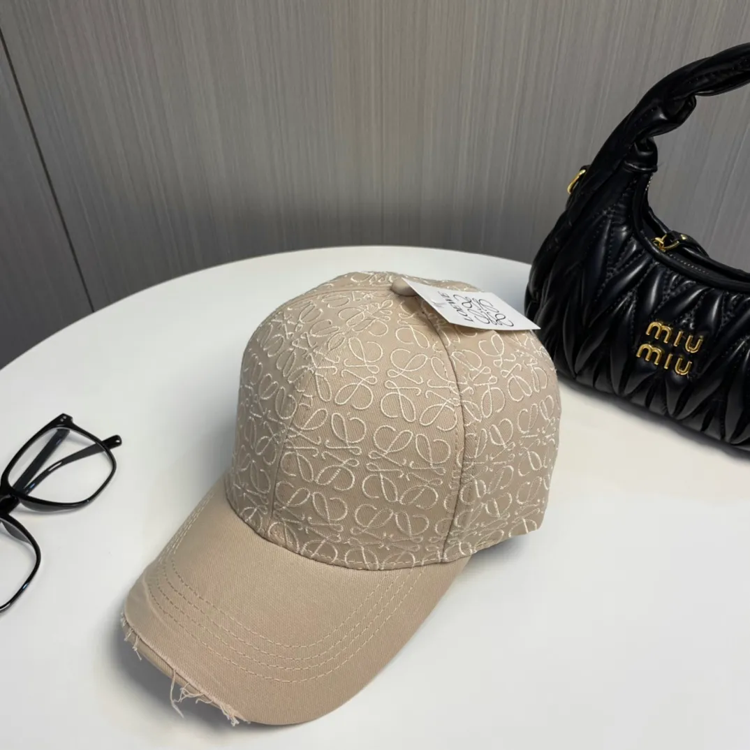 P70💛 Comes with dust bag [Loewe] new embroidered baseball cap, shipped from the counter at the same time, big-name models are super easy to match, hurry up and get it