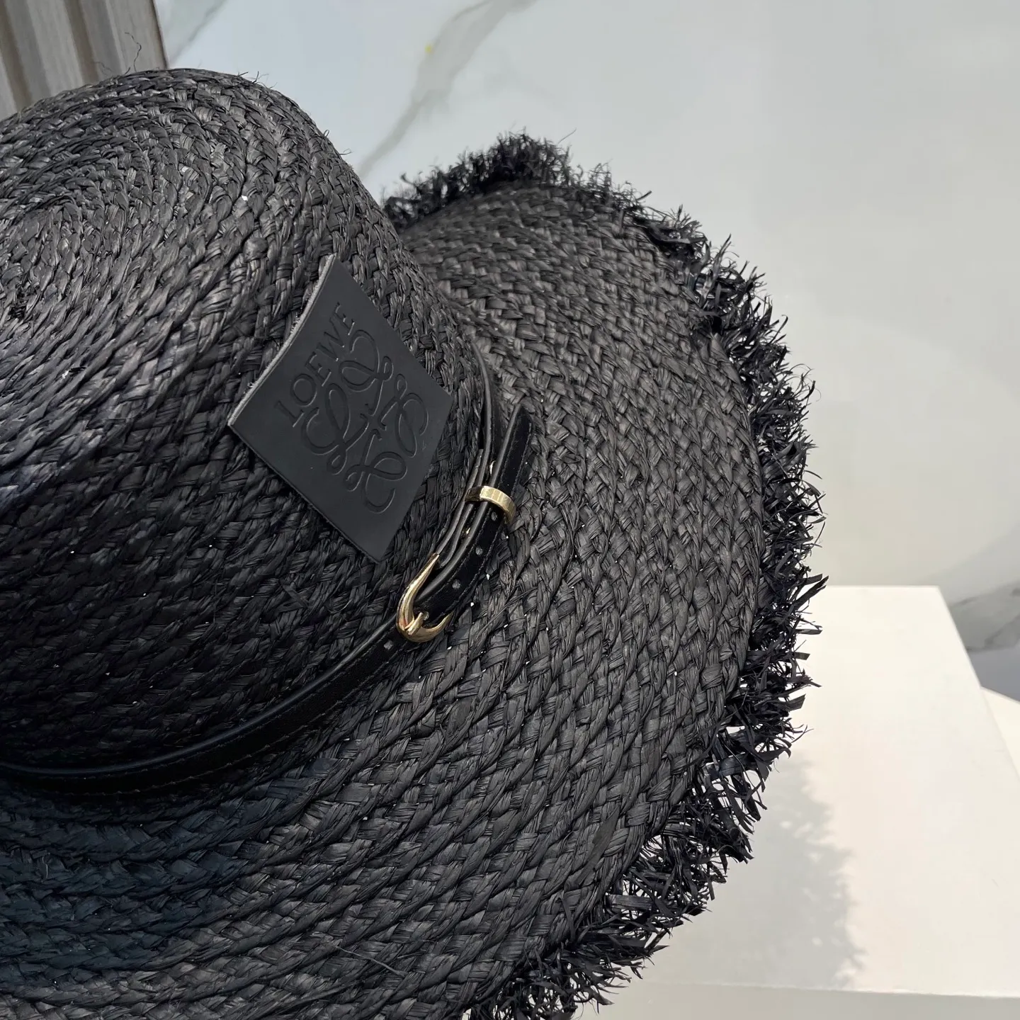 P110 LOEWE’s new product 💗 This hat with a big brim is super nice! ! The thief comes out with Loewe raffia large brim straw hat