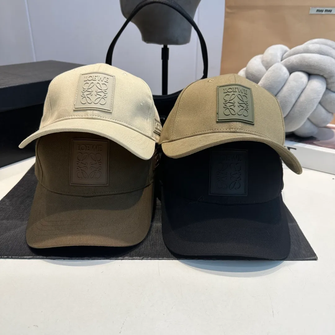 P56 LOEWE new original original design baseball cap🧢Super good texture, standard external line positioning, fine workmanship, simple and elegant, low price and popular!